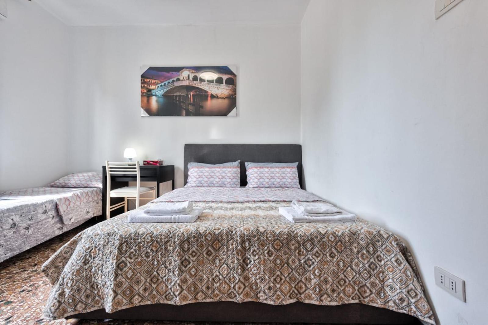 Cozy Best Apartment In City With Free Parking Municipalità di Municipalità di Marghera Kültér fotó